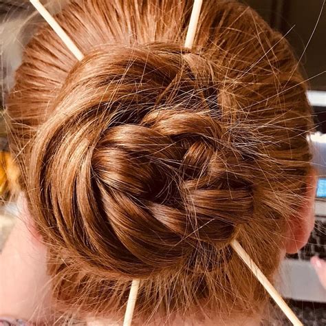 6 Creative Ways To Tie Up Your Hair Without A Hair Tie Popxo Hair