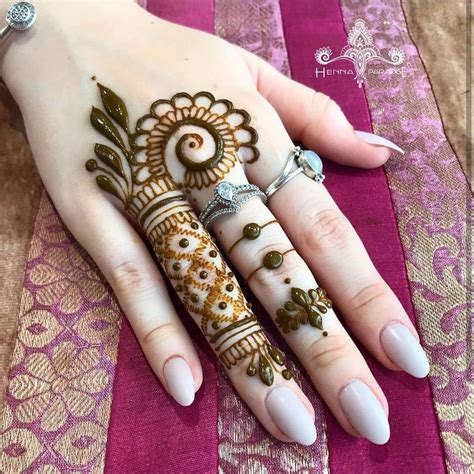 30 Stylish And Elegant Finger Mehndi Designs In 2020 Mehndi Designs