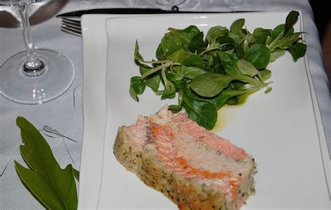 This link is to an external site that may or may not meet accessibility guidelines. A table les loulouttes !: Terrine de saint jacques et saumon, sauce safranée