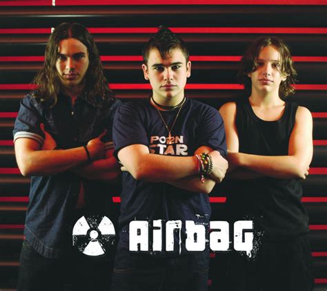 Solo aquí música y letra de Airbag Spotify