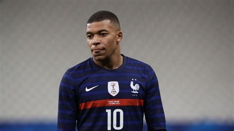 Apr 17, 2020 · kylian mbappé can be referred to as a youth garlanded with a number of trophies and awards, launching from the ligue 1 league title, coupe de france title, russia 2018 world cup, ligue 1 young player of the year award, golden boy award, fifa best men player of the year nominee and 2018 fifa world cup best young player award, he is a notable football youngster capable of fitting to clinch the. France still sweating over Kylian Mbappe's fitness for ...