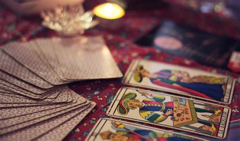 Unlike tarot, oracle decks are somewhat arbitrary, varying in card count and theme from set to set. Tarot_Card_Reading_Near_Me - OraclePsychic.com - Tarot Card Readings, Astrologer, Adviser