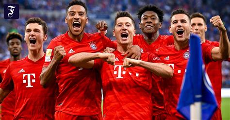 Robert Lewandowski Mit Drei Toren Bei Bayern Sieg Auf Schalke