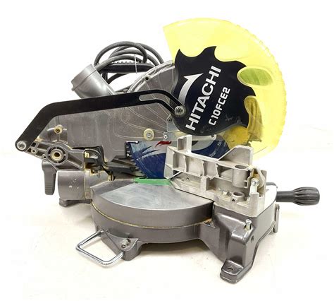 Lot Hitachi C10fce2 10in Compound Miter Saw