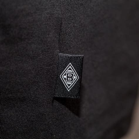 Uefa joins stakeholders from english football by boycotting social media platforms across the weekend. Borussia Mönchengladbach UEFA Pokal 1975 Maglietta Casual ...