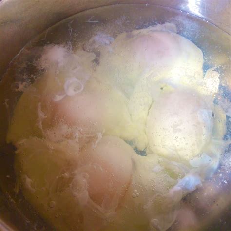 How To Poach Eggs Perfectly Every Time Delishably