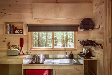 Here's how we organize our small cabin kitchen and maximize the space with a few creative solutions! #getawayoften #cooking #kitchen #cabins #whatscooking ...
