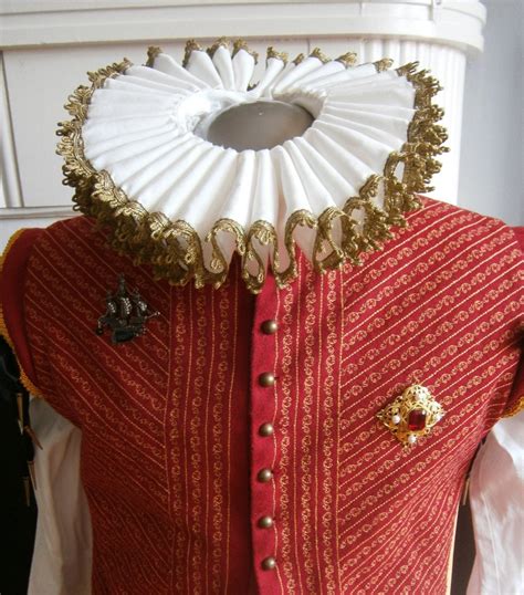 Renaissance Elizabethan Ruff Collar With Golden Lace Elizabethan