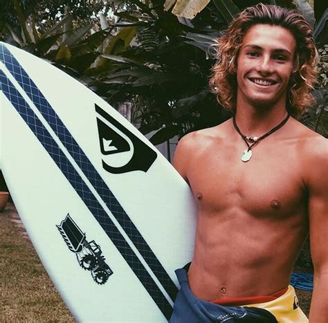 Pin By Brooke Landeskog On Surfing Surfer Boy Style Cute Blonde Boys Surfer Boys