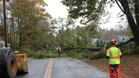 Largest power outage in Maine history is top story of 2017