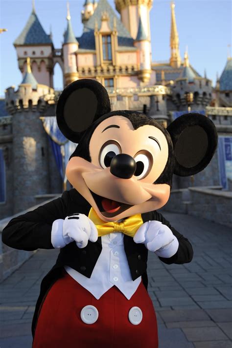 Disneyland Resort On Twitter Mickey Mickey Mouse Pictures Mickey Mouse