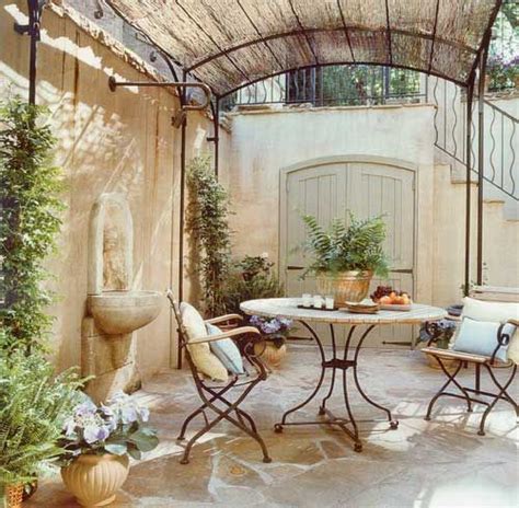 Lovely French Country Style Patio Outdoor Dining Room