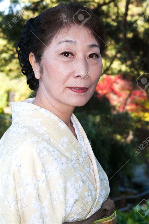 Japanese Mature Woman Photo
