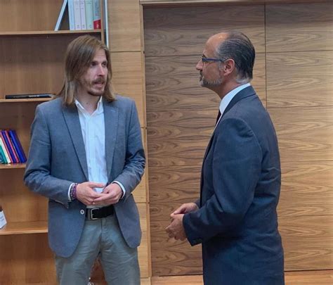 Jun 08, 2021 · el portavoz adjunto de podemos, rafael mayoral, ha tachado de impresentable al gobernador del banco de españa, pablo hernández de cos, por el informe en el que su institución estimaba el. Fernández (Podemos), portavoz del Grupo Mixto en las ...