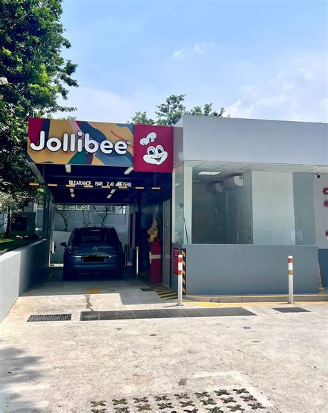 Jollibee Opens Drive Thru And Takeaway Kiosk At Jurong West Caltex