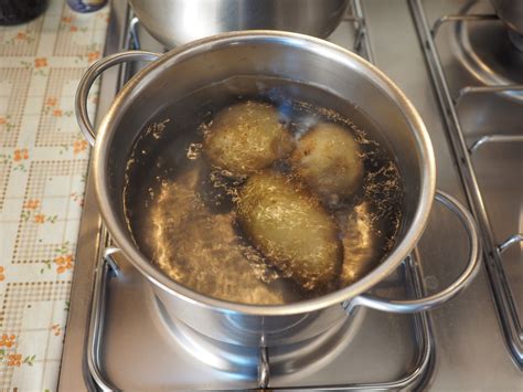 (subscribe to my new youtube channelto get notified of new videos!) peel the potatoes if using russets or yukon gold. Ever Wondered How Long it Takes to Boil Potatoes? Find Out ...