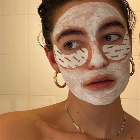 Benthe Liem On Instagram 🧖🏼‍♀️ Face Mask Aesthetic Aesthetic Makeup