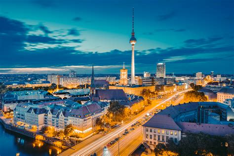 Berlin lies where the influence of the atlantic ocean fades and the climate of the continental plain begins. Berlín: Svobodomyslné město s jizvou na duši | 100+1 ...