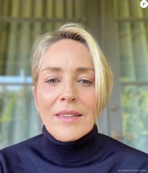 Her strict father was a factory worker, and her mother was a homemaker. Sharon Stone sur Instagram. Le 29 août 2020. - Purepeople