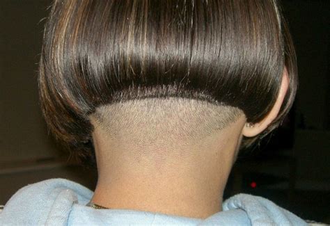 This short bob has a pretty blunt finish at the nape, with a little wavey movement above. Pin on Bobbing along!