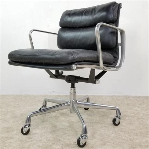 Attention to detail and materials are not behind the. 1970s Vintage Charles Eames for Herman Miller Soft Pad ...