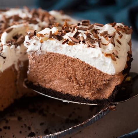 Our easy chocolate mousse recipe is easy to follow and guarantees to turn out perfectly every time you want to spoil the loved ones and yourself with a scrumptious sweet treat. Easy Chocolate Mousse Pie - Cooking Classy