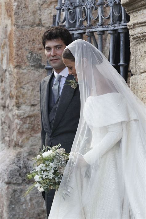 Long wedding dresses bridal dresses wedding gowns royal brides royal weddings lady charlotte wellesley glamour dress vestidos celebrity weddings. Lady Charlotte Wellesley Marries Alejandro Santo Domingo ...
