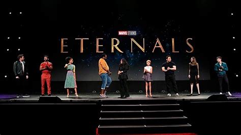 Главные роли в кинокартине от marvel сыграли также кит харингтон, сальма хайек, ричард мэдден. Опубликованы первые кадры со съемок фильма «Вечные» с Джоли