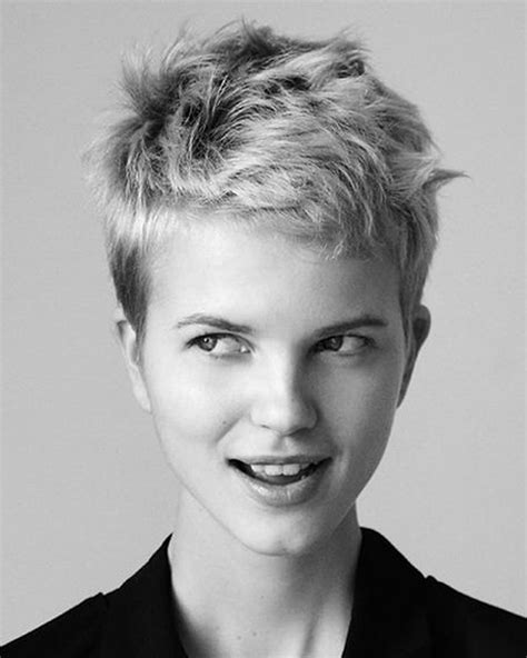 Everyone associates short hair with strength and. Super Very Short Pixie Haircuts & Hair Colors for 2018 ...