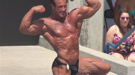 Bill Mcaleenan 55 Year Old Bodybuilder Posing Routine At Muscle Beach 7