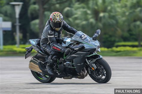Compare prices and find the best price of kawasaki ninja h2r. REVIEW: Kawasaki Ninja H2 - power to the people