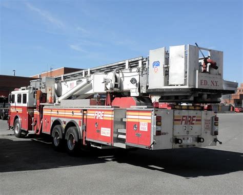 Fdny Fire Academy Tower Ladder Randalls Island New York City Flickr