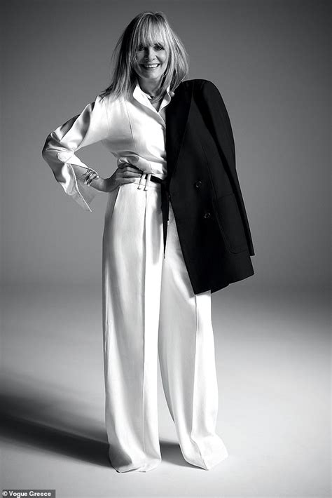 Twiggy 71 Nails Androgynous Chic In Stunning Vogue Greece Shoot