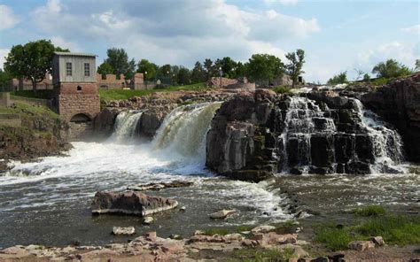 Things To Do In Sioux Falls Uncover The Best Attractions Parks And