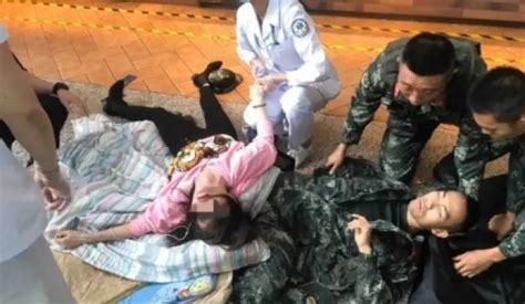 空港で高さ10メートルから女性が飛び降り！受け止めた警官が失神―中国