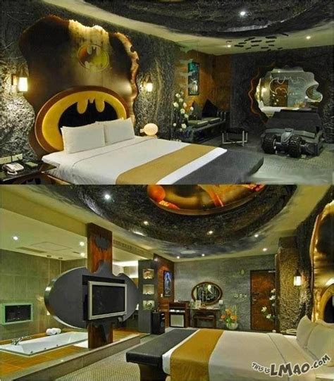In this video, i would like to share about batman bedroom ideas for boys.are you looking for this information too? Hahaha, OMG look at this batmans room | Batman bedroom ...