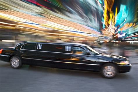 How much does it cost to rent a hummer limo? How Much to Rent a Limo for Prom - Limo Rental - TalkLocal ...