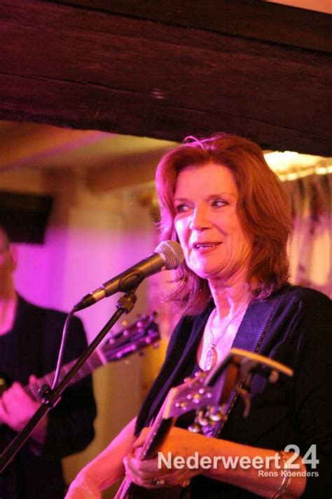 In 1967 she started a singing career in the netherlands, performing songs in the french chanson tradition. Lenny Kuhr in Theater Boerderij Boeket (Foto's) - Nederweert24