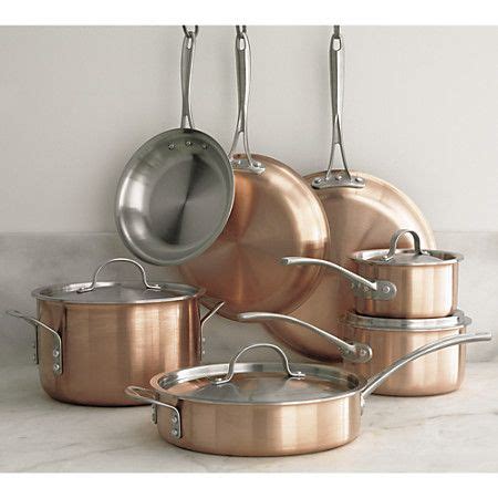 Also, chefs recommend against using cookware that may be dangerous, like teflon. What Kind of Pans do Chefs Use? All You Need to Know
