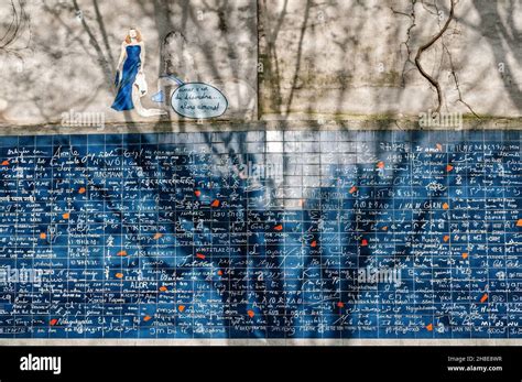 Paris Wall Love Montmartre Hi Res Stock Photography And Images Alamy