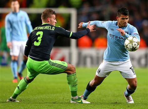 Volgens alderweireld is het schadegeval geen reden om in paniek te raken. S P O R T I F Y: Toby Alderweireld, Ajax and Belgium