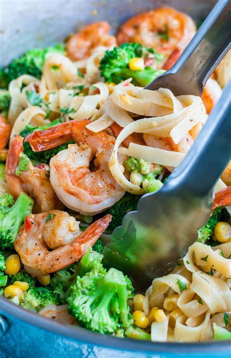 Amazing garlic shrimp recipe with rice noodles (gluten and lactose free) potsofsmiles:) black pepper, dried parsley, shrimps, rice noodles. Cajun Shrimp Pasta with Lemon and Veggies - Peas And Crayons