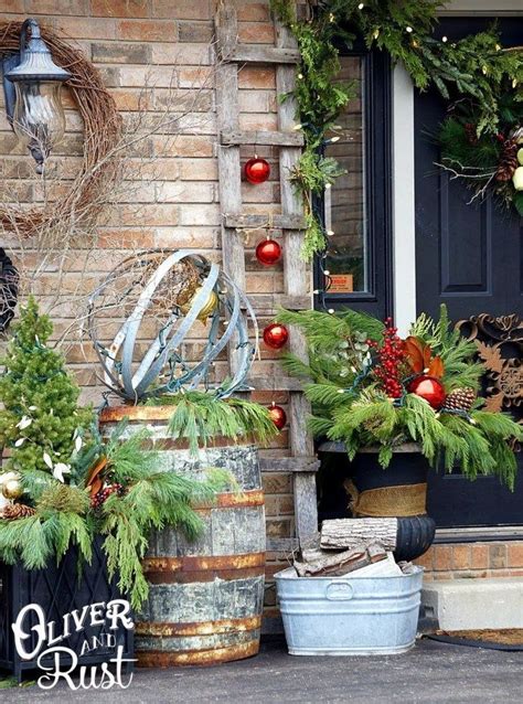 44 Elegant Rustic Christmas Decoration Ideas That Stands Out Front