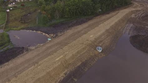 Flood Berm Under Construction On 250th St Cedar River Watershed
