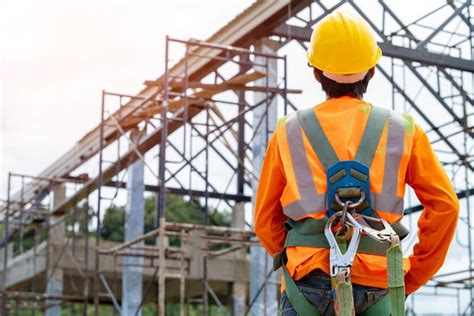 Supervisor berasal dari kata supervise yang artinya mengawasi, mengarahkan. Permit adalah Dokumen Penting Pekerja, Ini Poin yang Harus Dipahami