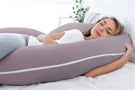Best Pillow For Sleeping With Arm Under 5 Most Relaxing Pilllows