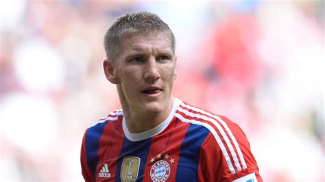 Bastian schweinsteiger (34) is one of the big players when it comes to football. Bastian Schweinsteiger to miss the start of the season ...