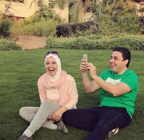 أنا بلبنان ويهينني واحد من أهل البدو. صور حنان ترك مع عائلتها في اجازة الربيع - مشاهير