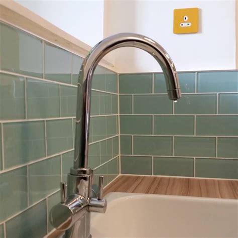 Aqua tile gibt es bei ebay! Glass Metro Tiles - Aqua Marine Turquoise by Alec Buchan ...