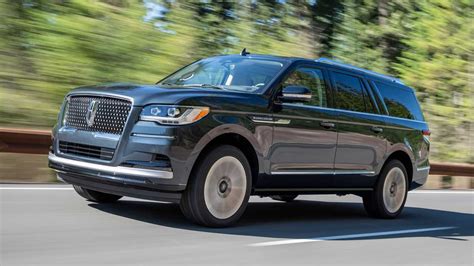 2022 Lincoln Navigator Debuts With Larger Face Lots Of Fresh Tech